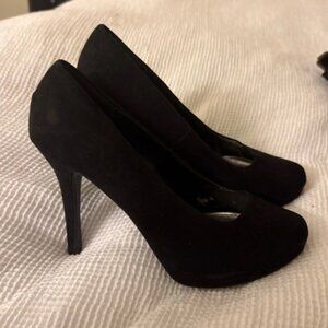 Black suede heels size 5